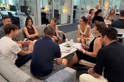 roundtable close
